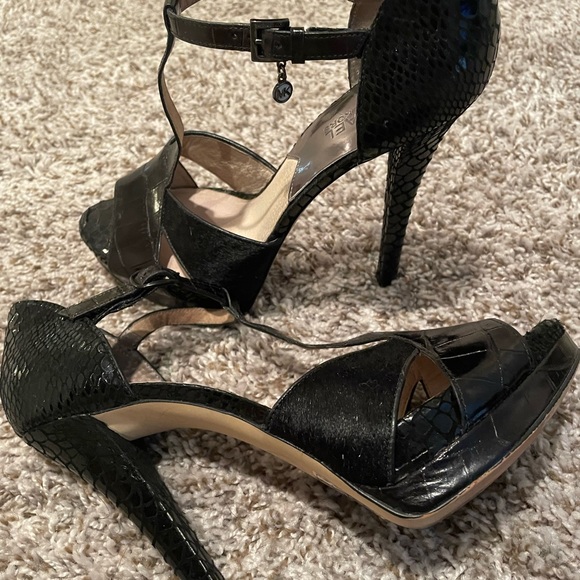 Michael Kors leather and cowhide stunning high heels - Picture 2 of 8